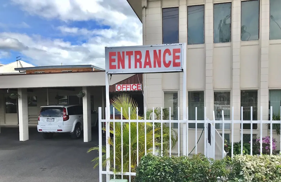 Cairns Motor Inn-1
