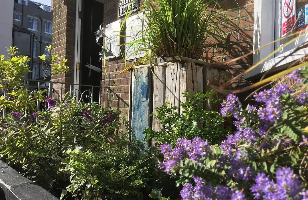 Kelston Guest House-1