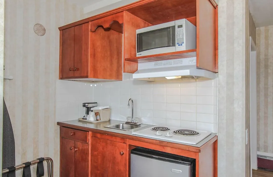 Canadas Best Value Inn Chinook Station-1