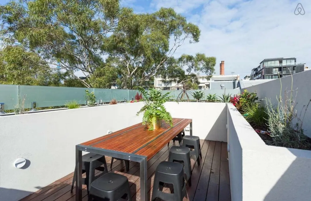 Lola Three Levels Of Style With Rooftop Terrace-1