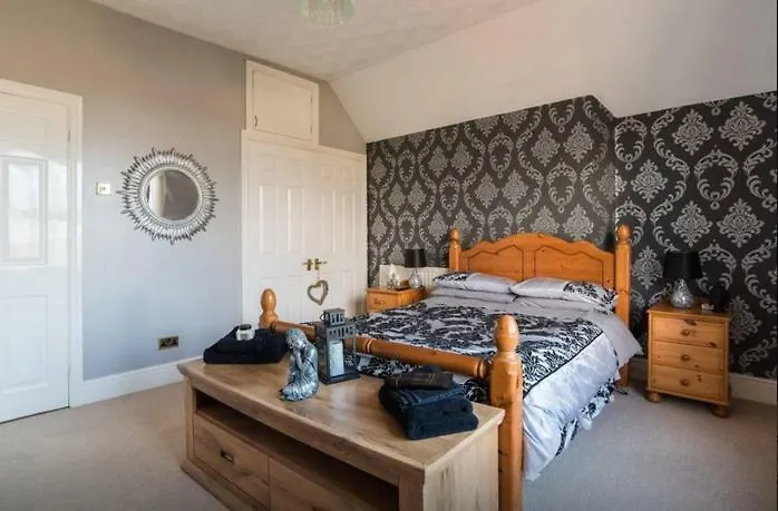 Ty Mynydd Lodge-1