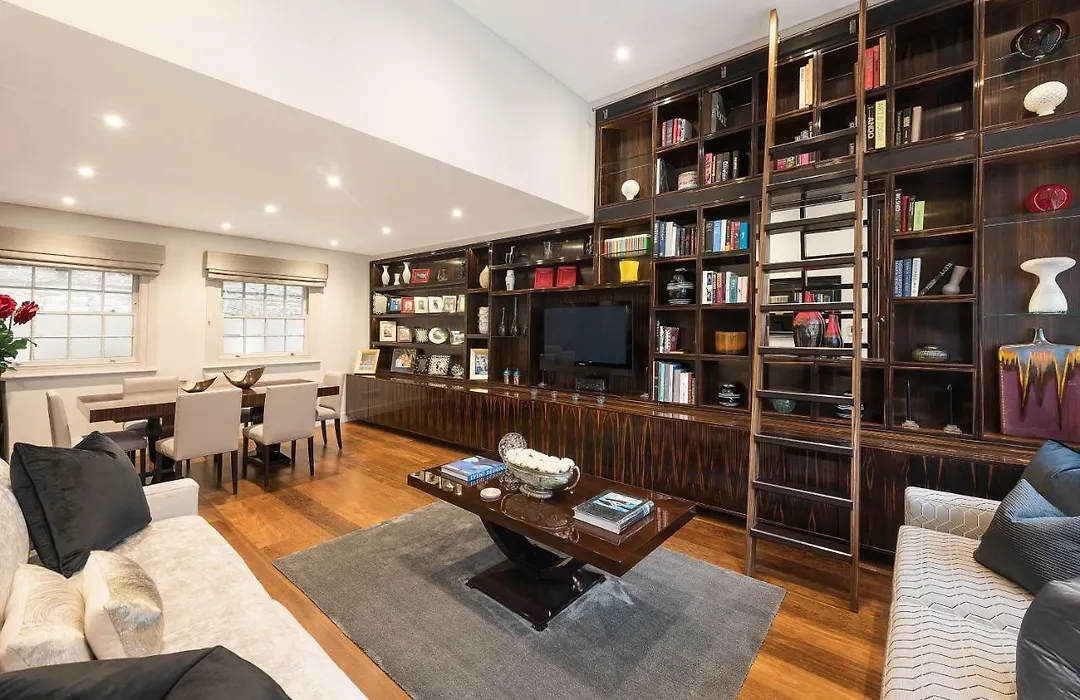 Knightsbridge Mews House Private Mews, Harrods & Parking Included-1
