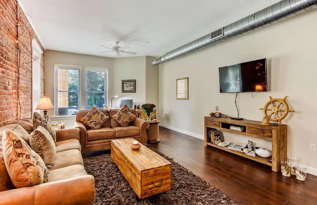 Jbh 115 W 2Nd Apt 2-1