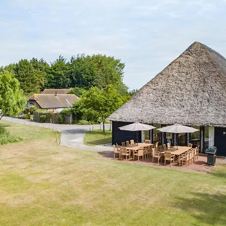 Great Higham Barn Complex By Bloom Stays-3