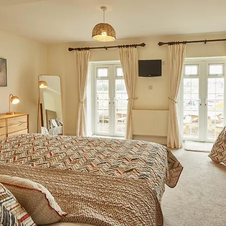 Host & Stay - Harbour View House-2