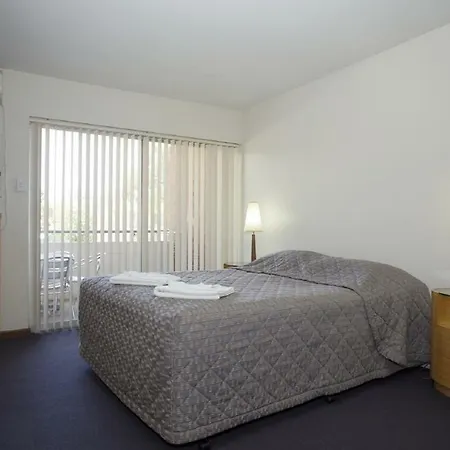 Burswood Lodge Apartments-2