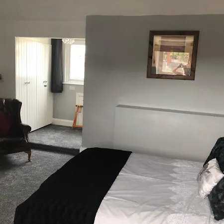 Carlton Guest House-3