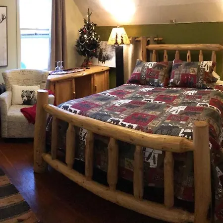 Holiday Lodge Bed And Breakfast-2