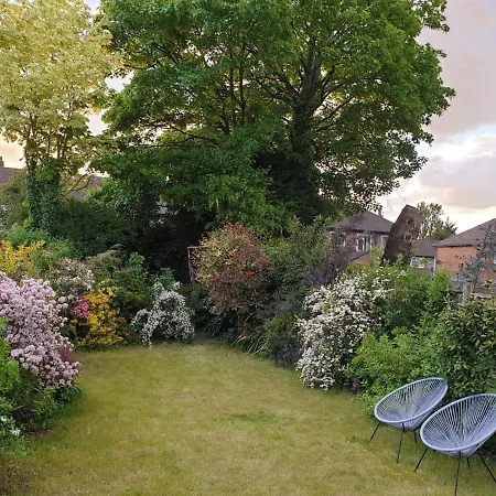 Luxury 5* Home With Secret Garden And Free Parking-3