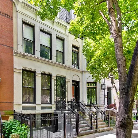 Historic Luxury Townhouse In Downtown Chicago-3
