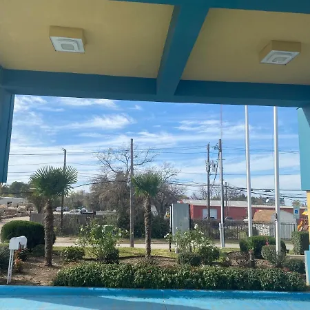 Tropicana Inn And Suites-2