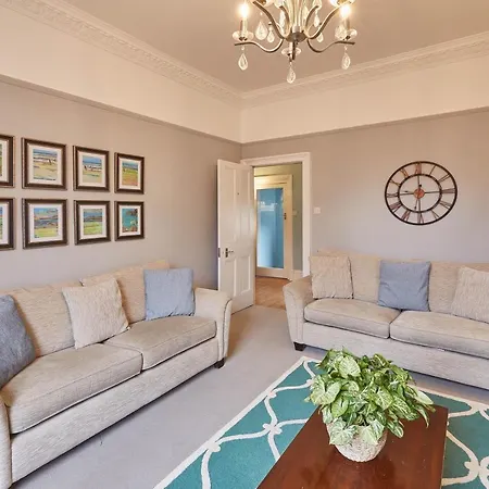Host & Stay - Austen House-2