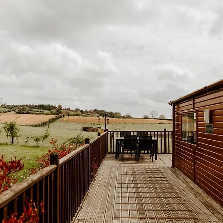 Fairview Farm Holiday Accommodation 14 Luxury Lodges, Cabins, Dog Friendly, Couples, Families, Hen Do, Brides, Bridesmaids, Wedding Guests, Retreat, Sleeps 2-70 In Ravenshead, Nottingham Near Sherwood Forest, Games Rooms-2
