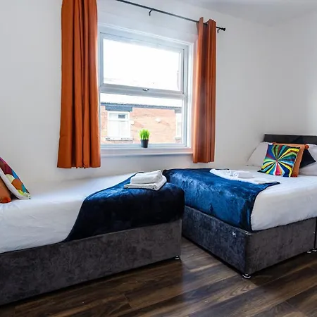 M18 Abbey Hey Guesthouse-3