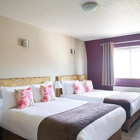 Antoinette Hotel Wimbledon-3