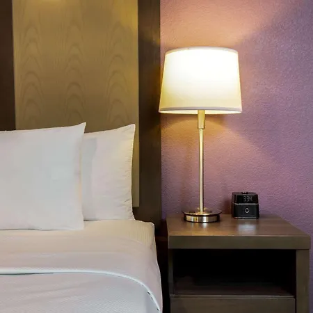 La Quinta Inn & Suites By Wyndham Las Vegas Nellis-2