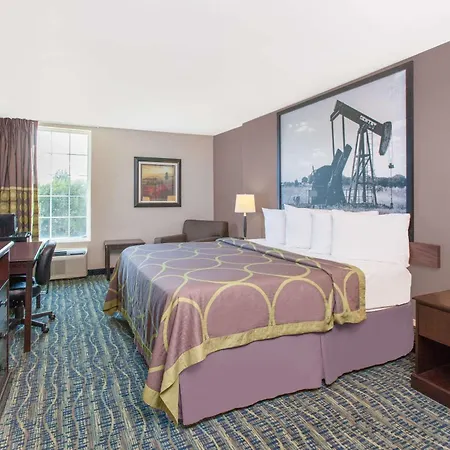 Super 8 By Wyndham Oklahoma City-3