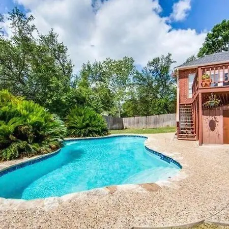 Stone Oak Oasis With Private Pool And Grill!-3