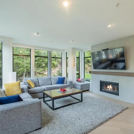 Free Parking | Blueberry Hill | Apple Tv | Wifi-3
