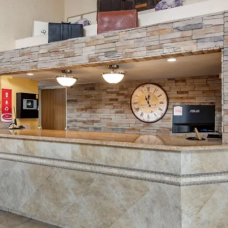 Econo Lodge North Academy-3