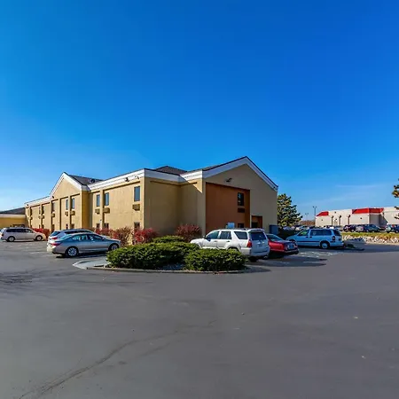 Quality Inn & Suites Southport-3