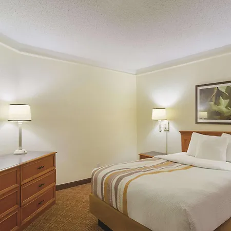 La Quinta Inn By Wyndham Denver Cherry Creek-3