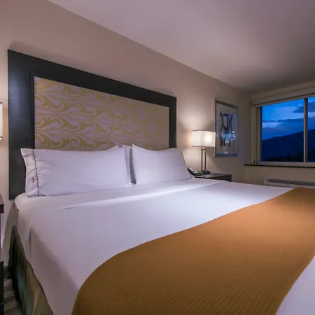 Holiday Inn Express & Suites Colorado Springs Central By Ihg-2