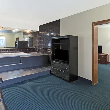 Days Inn By Wyndham Oklahoma City Fairground-2
