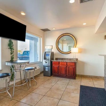 Econo Lodge Phoenix North I-17-3