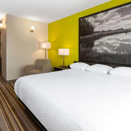 Super 8 By Wyndham Winnipeg East Mb-2