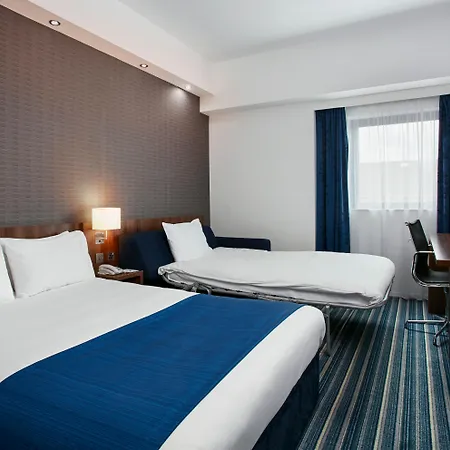 Holiday Inn Express Belfast City By Ihg-3