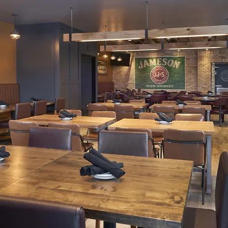 Four Points By Sheraton Toronto Airport East-2