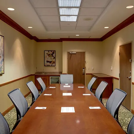 Hilton Garden Inn Oklahoma City Airport-3