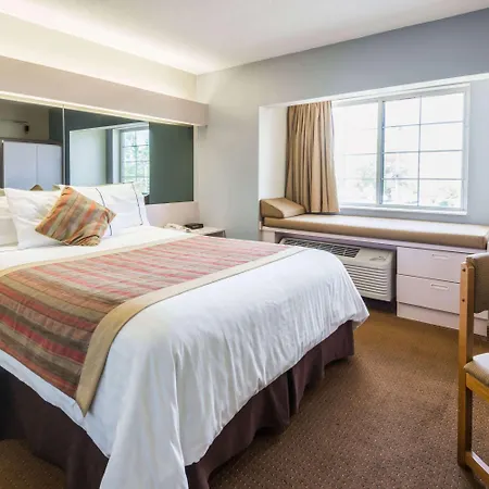 Microtel Inn & Suites By Wyndham Kansas City Airp-2