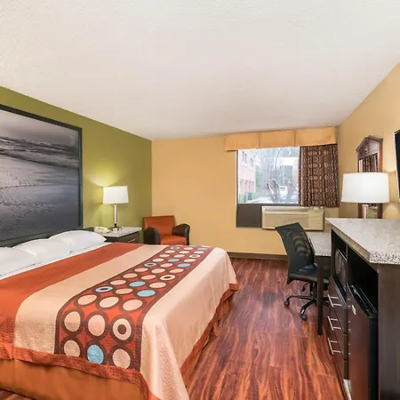 Super 8 By Wyndham Raleigh North East-3