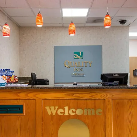 Quality Inn I-70 Near Kansas Speedway-3