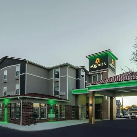 La Quinta By Wyndham Kansas City Airport-3