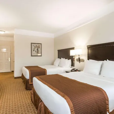 Baymont By Wyndham Galveston-3