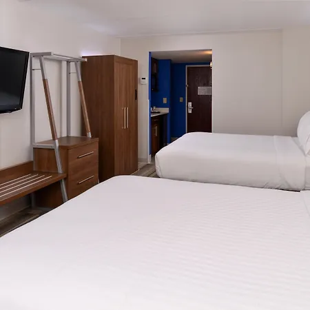 Holiday Inn Express & Suites Raleigh Ne - Medical Ctr Area By Ihg-3