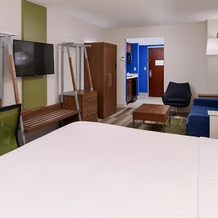 Holiday Inn Express & Suites Raleigh Ne - Medical Ctr Area By Ihg-2