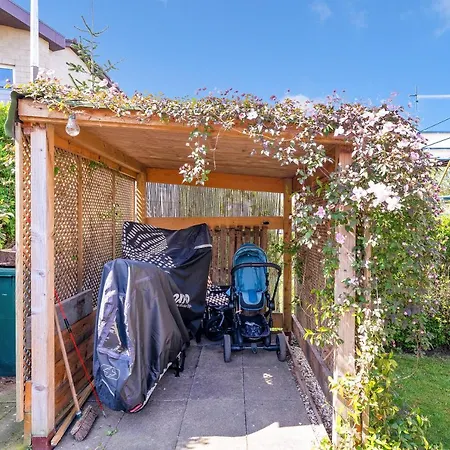 Cozy With Character Cheerful Home With Garden At Leith Links Park-2