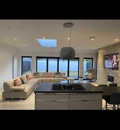 Perfect 4 Bedroom 2 Bathroom Home-3