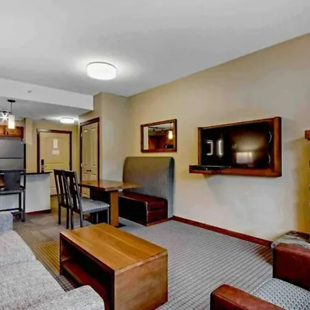 Falcon Crest Lodge 1 Bedroom Condo With Gym & Hot-Tubs & Mountain View-3