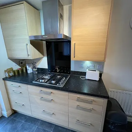 Holiday Home In Cardiff. Sleeps 6-3