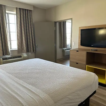 Days Inn By Wyndham Oklahoma City-3