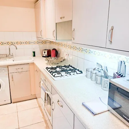 Wimbledon Apartment-2