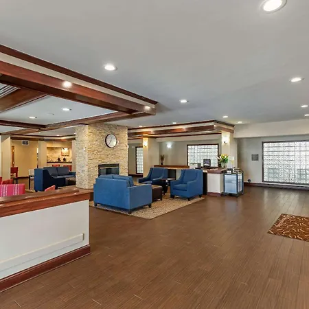 Comfort Suites North Dallas-3