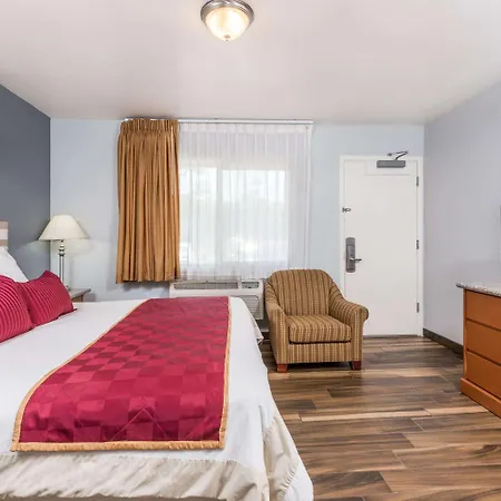 Ramada By Wyndham Near Seaworld / Mission Beach-3