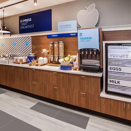 Holiday Inn Express & Suites Jacksonville - Town Center By Ihg-3