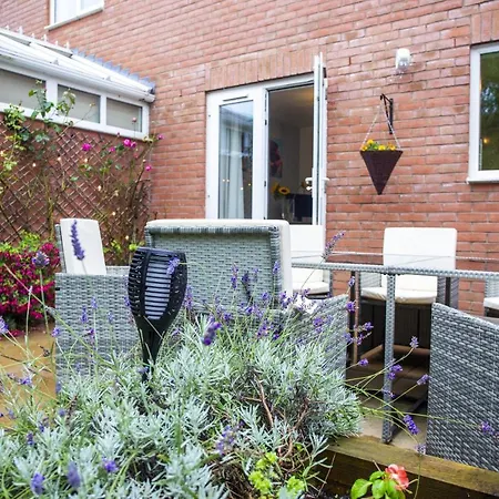 Beautiful House In Stratford Upon Avon-2